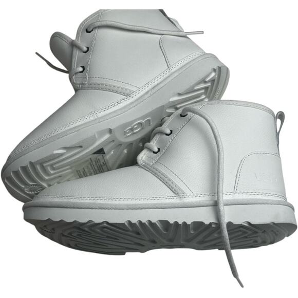 UGG Winter Cold Weather Kids Neumel ll Sz 4 NWOT Boots - Picture 1 of 10